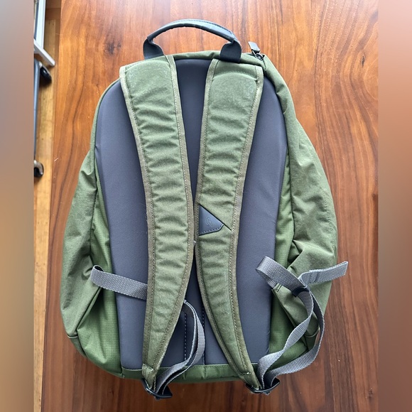 Bellroy Classic Backpack - Picture 2 of 3